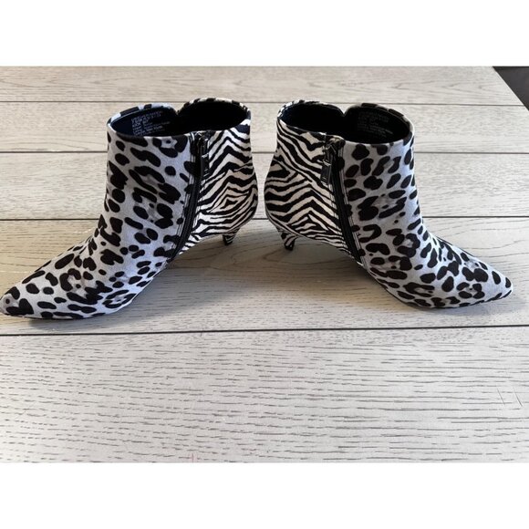 Kenneth Cole Kick Bit Booties Size 7.5 animal print - Picture 6 of 9